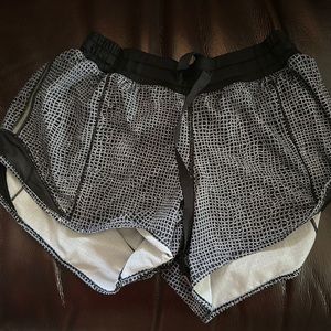 Lululemon hotty hot shorts size 4